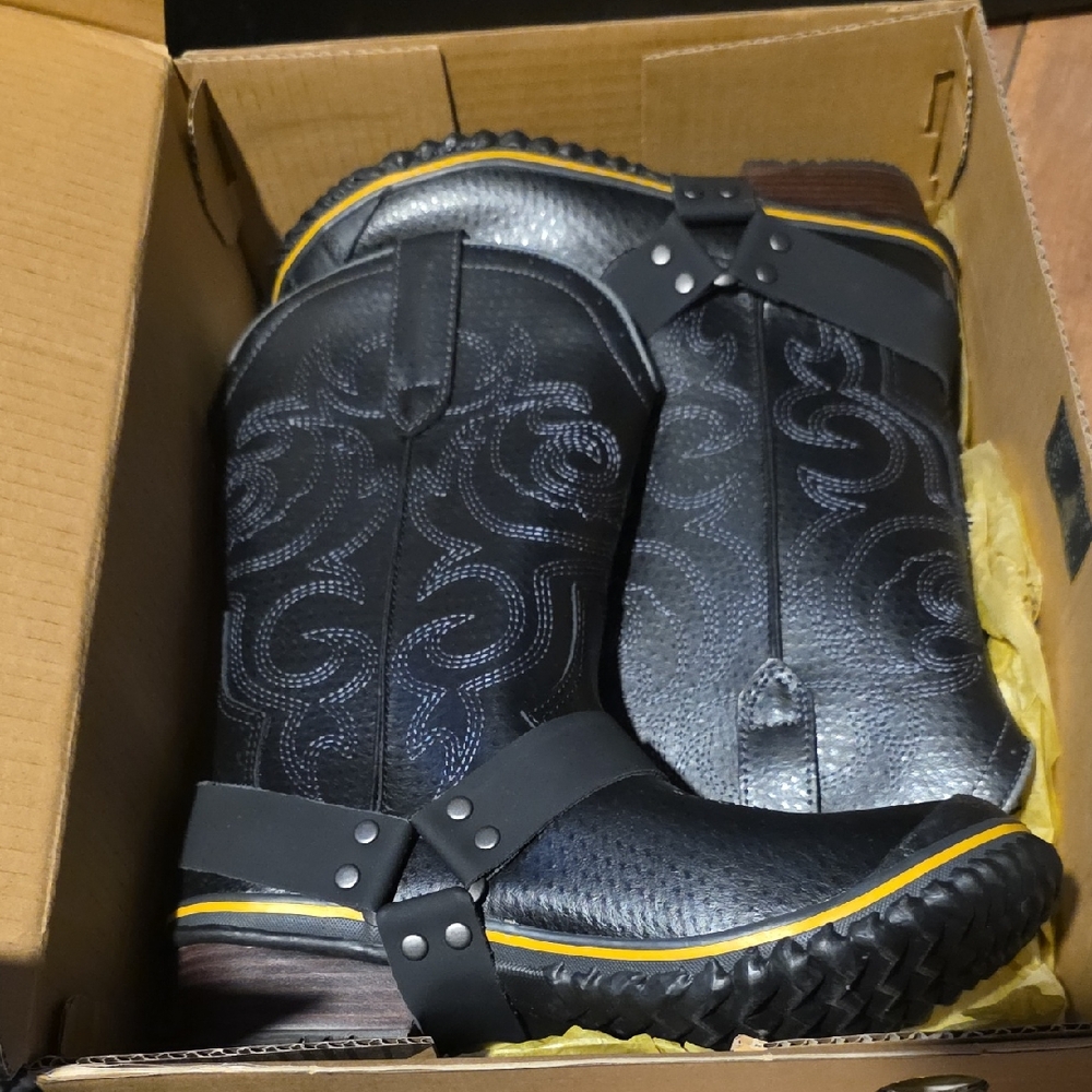 Sorel Black and Brown Western Boots